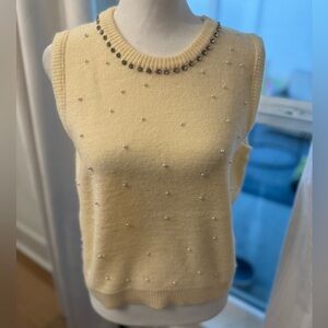 Yellow Sleeveless Sweater with Rhinestones & Pearls size Medium from Entro
